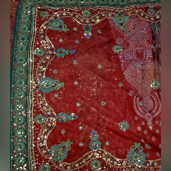 Red/green sari - Picture 3 of 3
